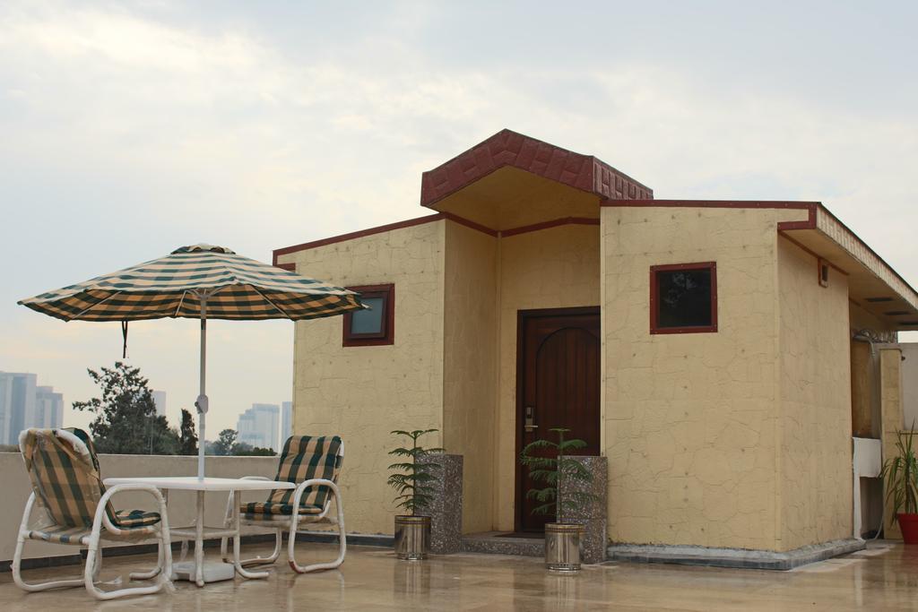 S Chalet Исламабад Экстерьер фото
